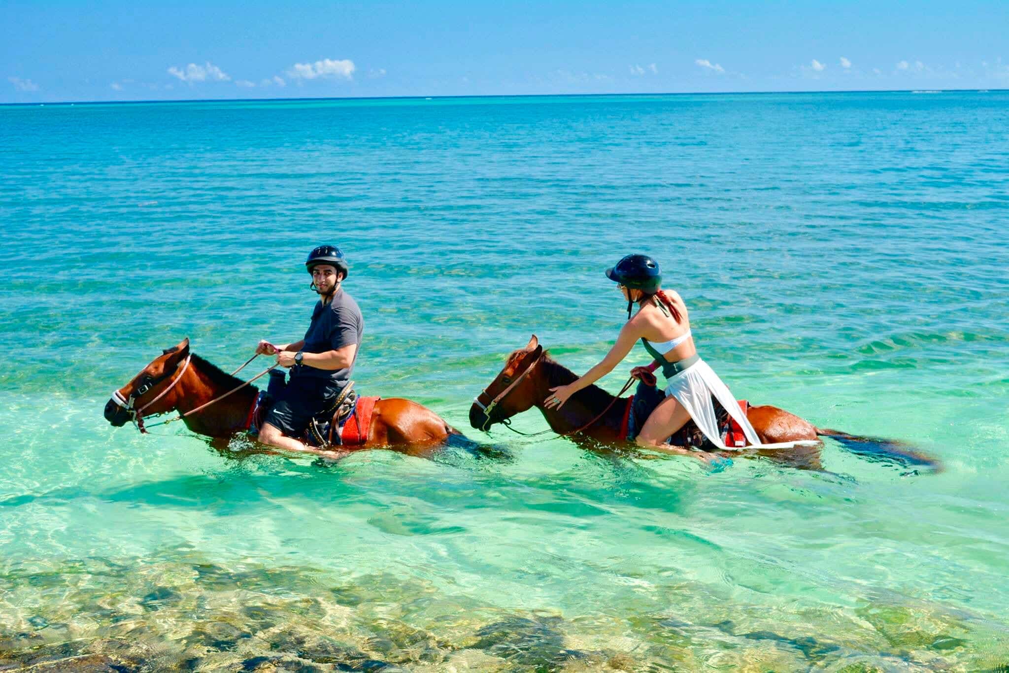 beach-horse-riding-honduras