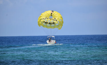 Roatan Zipline Parasailing Tour